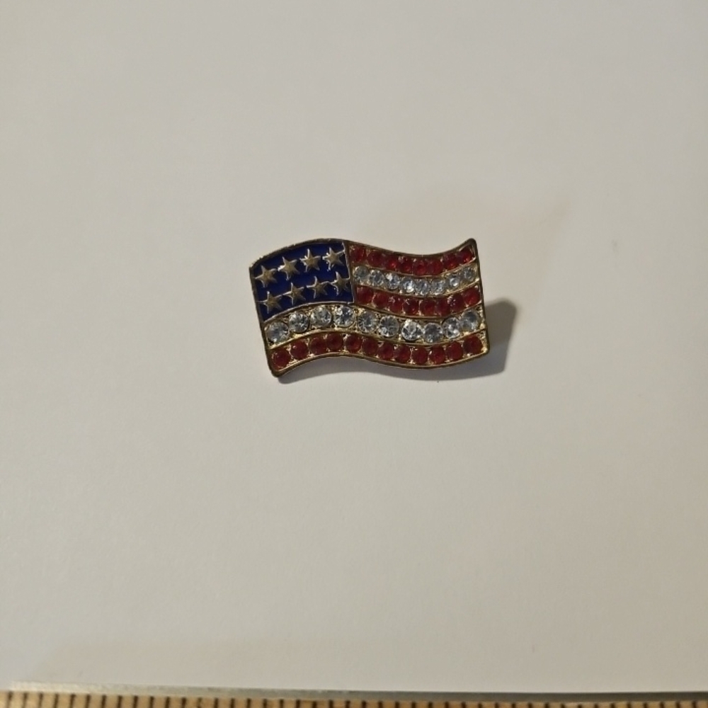 Vintage Rhinestone USA American Flag July 4 Patriotic GoldTone Brooch Pin - Picture 14 of 14